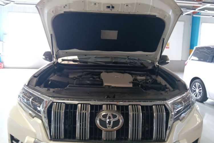 Used Toyota Prado 2018 3.5L Automatic SX Engine Bay