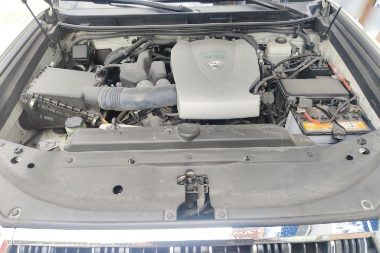 Used Toyota Prado 2018 3.5L Automatic TX-L NAVI with Rear-Mounted Spare Tire Engine Bay