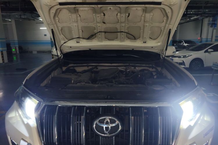 Used Toyota Prado  Engine Bay