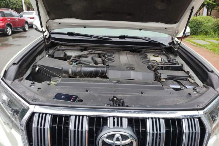 Used Toyota Prado  Engine Bay