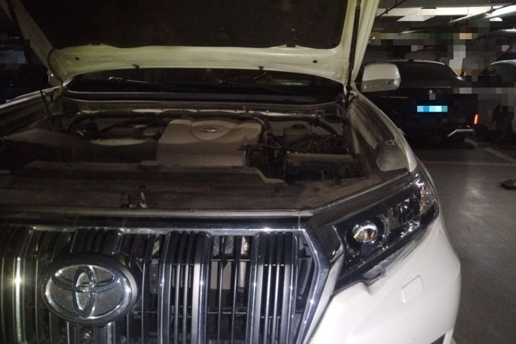 Used Toyota Prado 2018 3.5L Automatic TX-L NAVI with Rear-Mounted Spare Tire Engine Bay Left