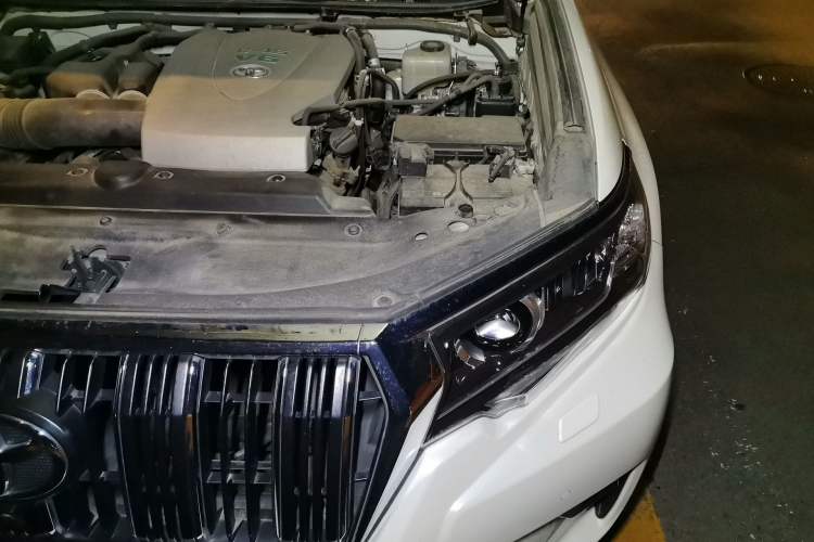 Used Toyota Prado 2018 3.5L Automatic TX-L with Rear-Mounted Spare Tire Engine Bay Left