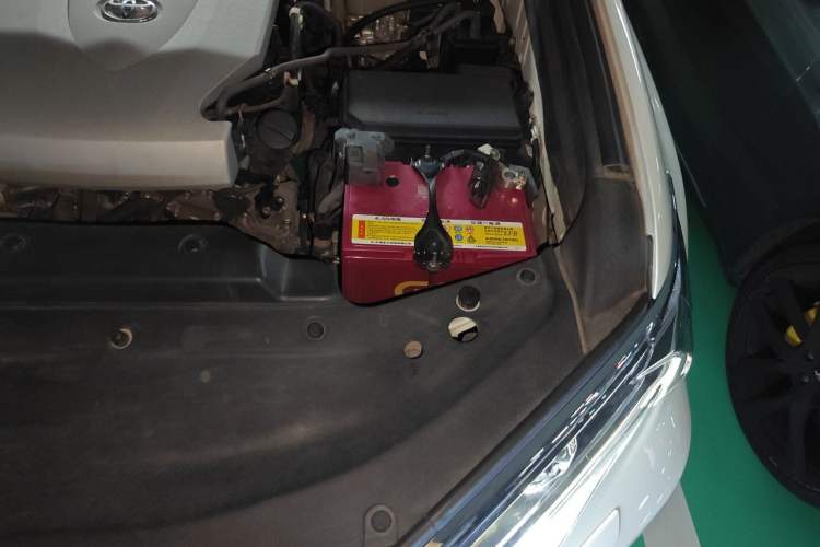 Used Toyota Prado 2018 3.5L Automatic TX-L NAVI with Rear-Mounted Spare Tire Engine Bay Left