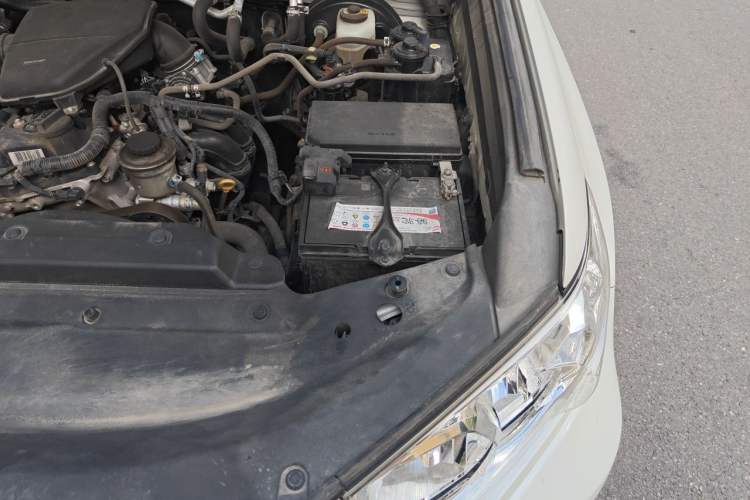 Used Toyota Prado 2018 2.7L TXL Nine-Cylinder External Fuel Tank Large Fuel Capacity – Middle East Engine Bay Left