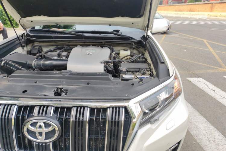 Used Toyota Prado 2018 3.5L Automatic TX-L NAVI with Rear-Mounted Spare Tire Engine Bay Left