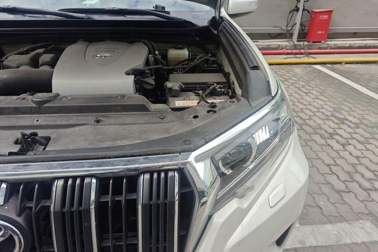 Used Toyota Prado 2018 3.5L Automatic TX-L Engine Bay Left