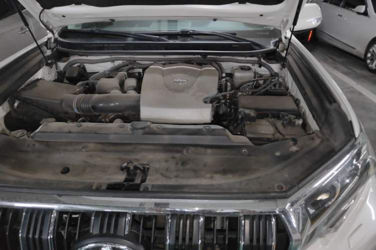 Used Toyota Prado 2018 3.5L Automatic TX-L Engine Bay Left