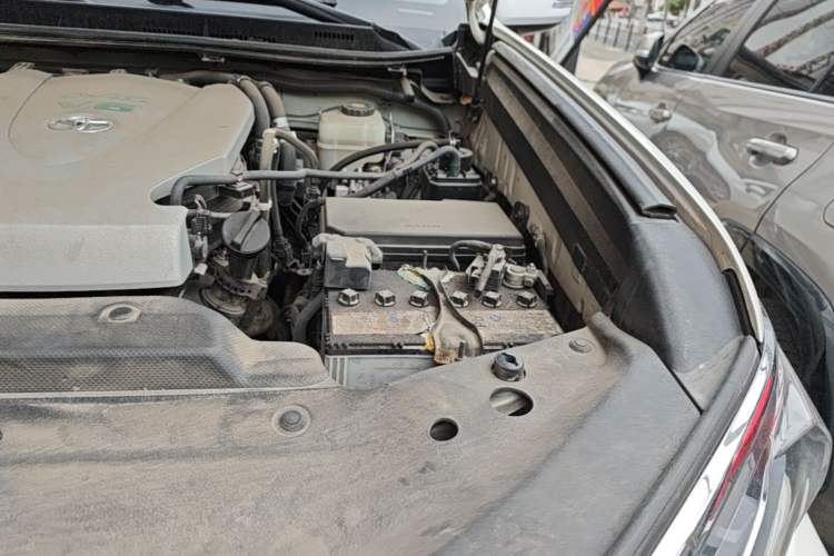 Used Toyota Prado  Engine Bay Left