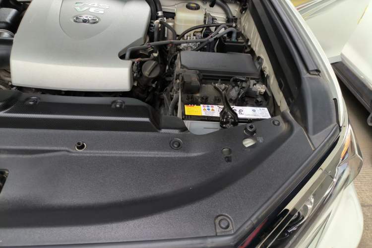 Used Toyota Prado 2018 3.5L Automatic TX-L NAVI with Rear-Mounted Spare Tire Engine Bay Left