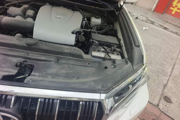 Used Toyota Prado 2018 3.5L Automatic TX-L Engine Bay Left
