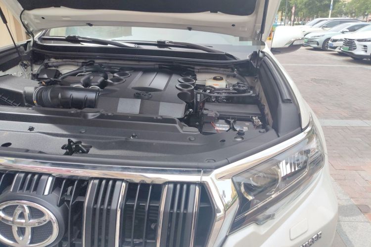 Used Toyota Prado  Engine Bay Left
