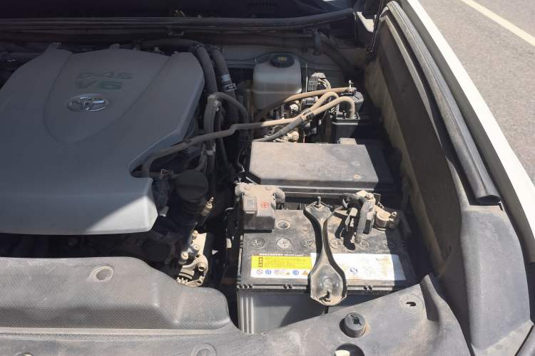 Used Toyota Prado 2018 3.5L Automatic TX-L with Rear-Mounted Spare Tire Engine Bay Left