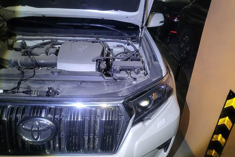 Used Toyota Prado 2018 3.5L Automatic TX-L NAVI with Rear-Mounted Spare Tire Engine Bay Left