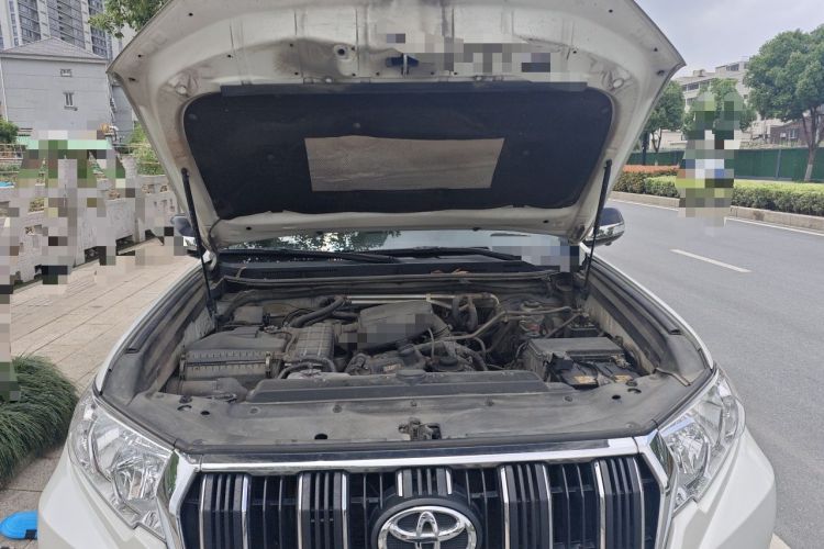 Used Toyota Prado  Engine Bay