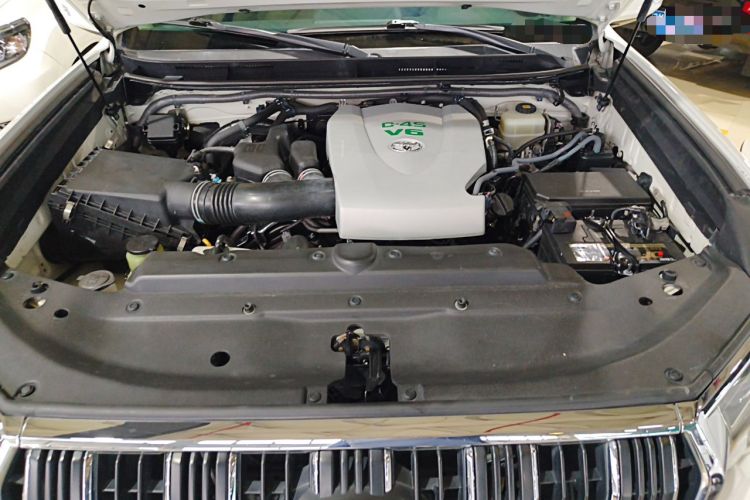 Used Toyota Prado 2018 3.5L Automatic TX-L NAVI with Rear-Mounted Spare Tire Engine Bay