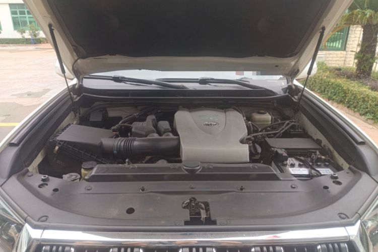 Used Toyota Prado 2018 3.5L Automatic TX Engine Bay