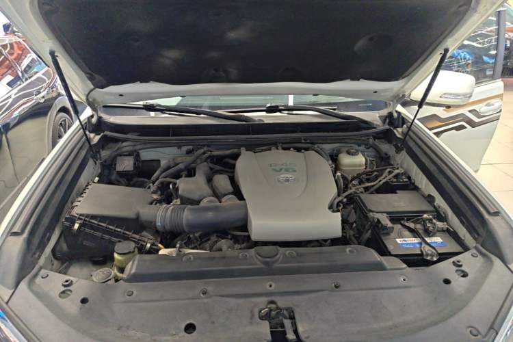 Used Toyota Prado 2018 3.5L Automatic TX-L Engine Bay