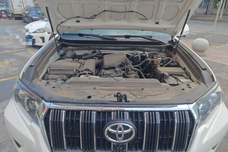 Used Toyota Prado  Engine Bay