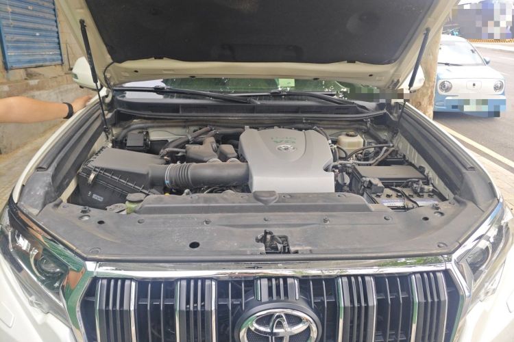 Used Toyota Prado 2018 3.5L Automatic TX-L with Rear-Mounted Spare Tire Engine Bay