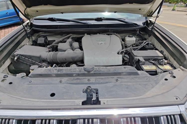 Used Toyota Prado 2018 3.5L Automatic TX-L with Rear-Mounted Spare Tire Engine Bay