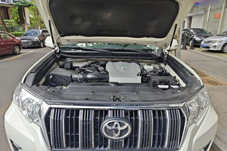 Used Toyota Prado 2018 3.5L Automatic TX Engine Bay