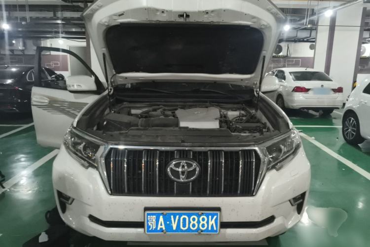 Used Toyota Prado 2018 3.5L Automatic TX-L with Rear-Mounted Spare Tire Engine Bay