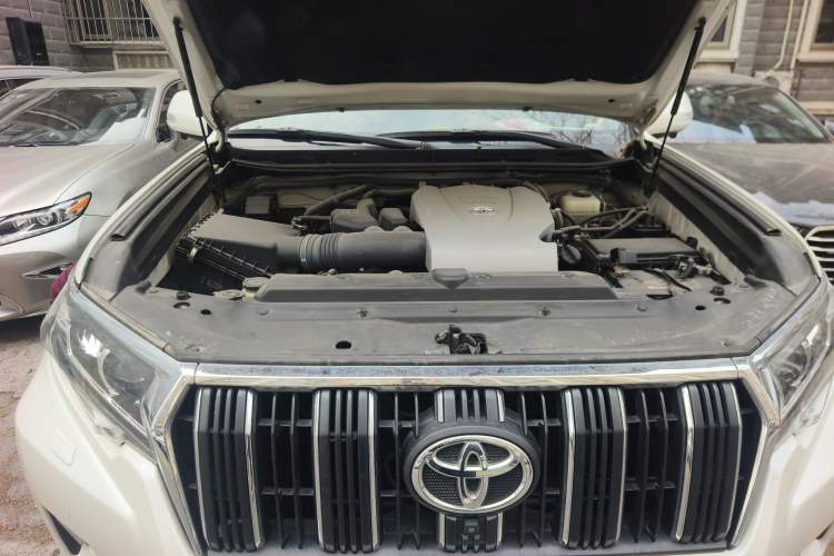 Used Toyota Prado 2018 3.5L Automatic TX-L with Rear-Mounted Spare Tire Engine Bay