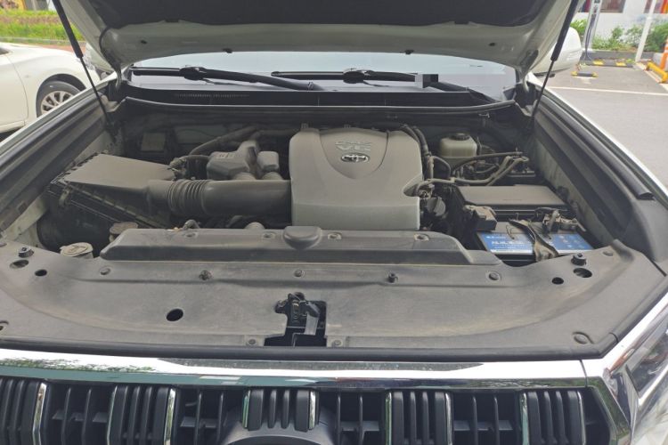 Used Toyota Prado 2018 3.5L Automatic TX-L Engine Bay