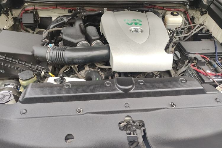 Used Toyota Prado 2018 3.5L Automatic TX-L with Rear-Mounted Spare Tire Engine Bay