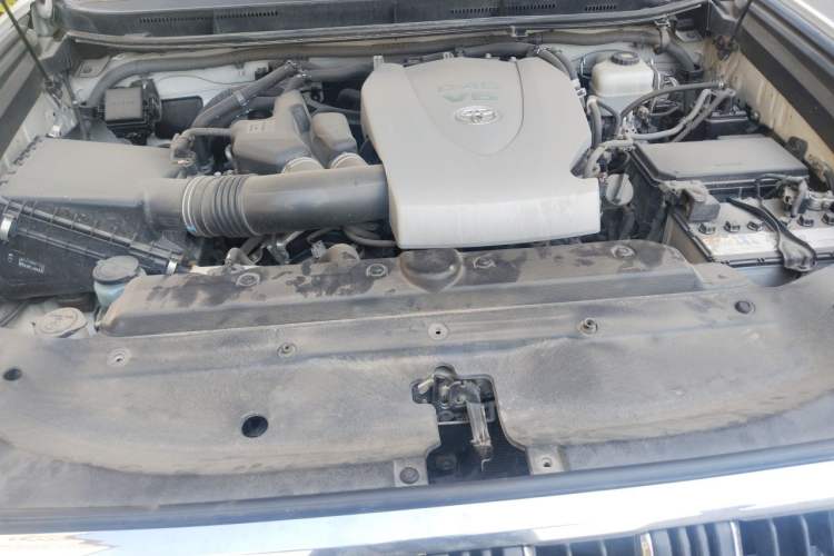 Used Toyota Prado 2018 3.5L Automatic TX-L with Rear-Mounted Spare Tire Engine Bay