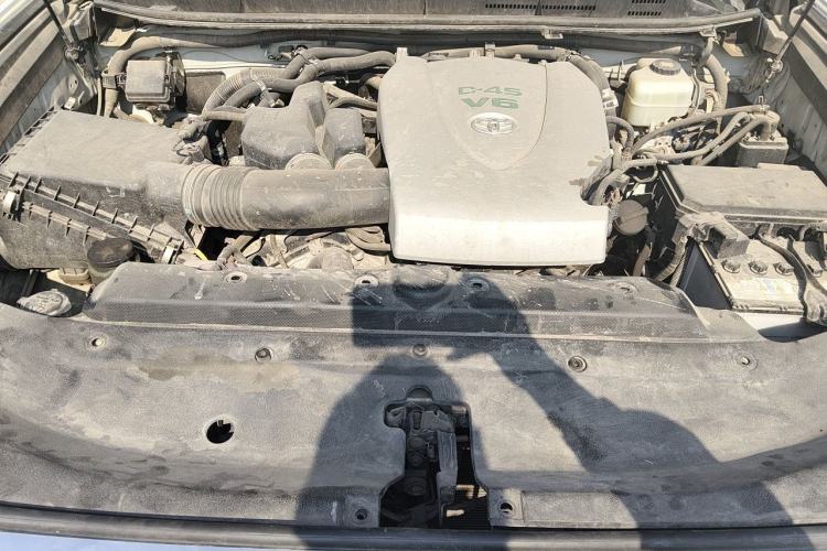 Used Toyota Prado 2018 3.5L Automatic TX-L with Rear-Mounted Spare Tire Engine Bay