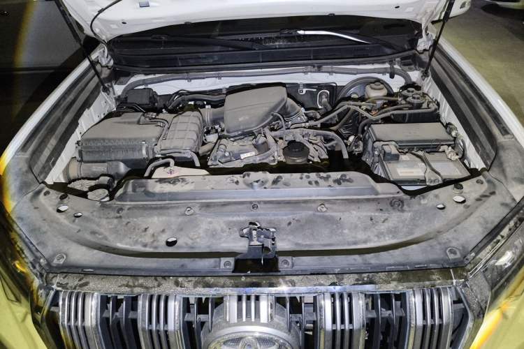Used Toyota Prado  Engine Bay