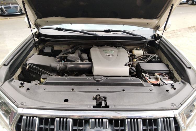Used Toyota Prado 2018 3.5L Automatic TX-L with Rear-Mounted Spare Tire Engine Bay