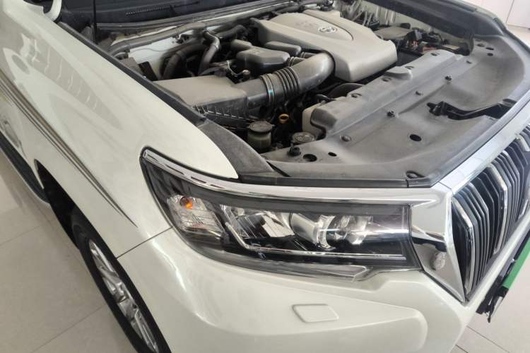 Used Toyota Prado 2018 3.5L Automatic TX-L with Rear-Mounted Spare Tire Engine Bay Right