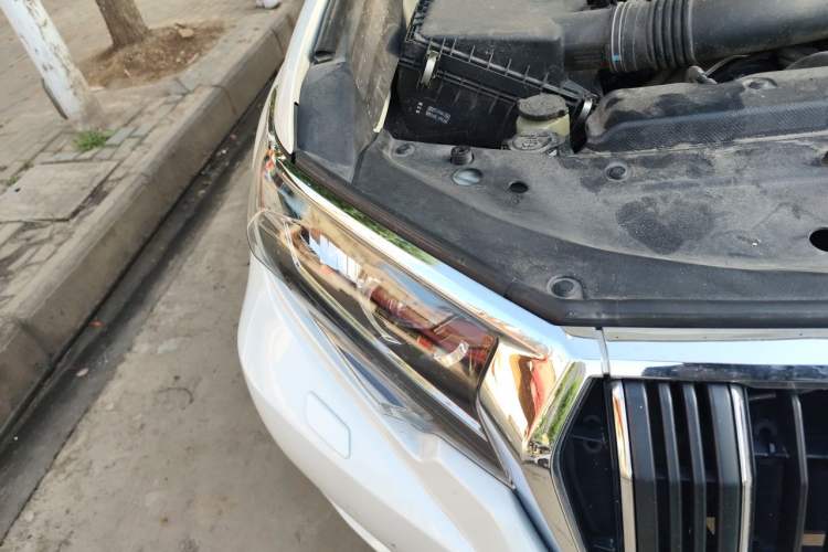 Used Toyota Prado 2018 3.5L Automatic TX-L with Rear-Mounted Spare Tire Engine Bay Right