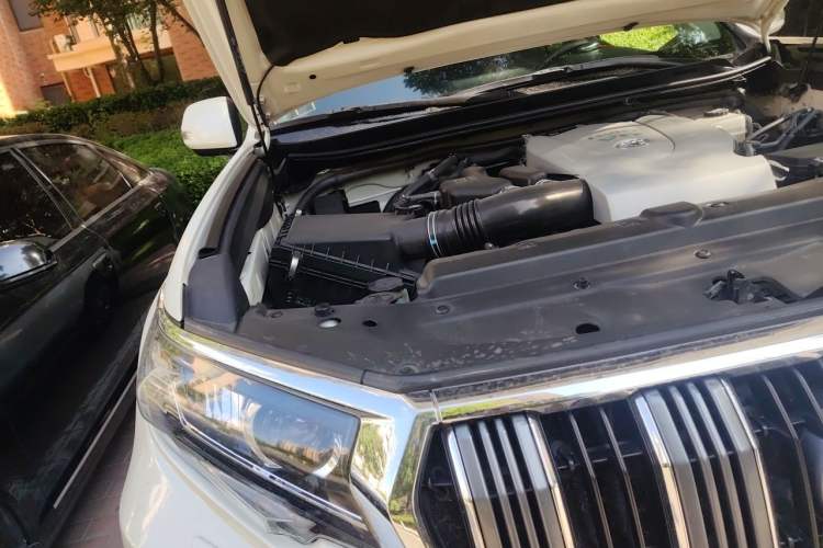 Used Toyota Prado 2018 3.5L Automatic VX NAVI with Rear-Mounted Spare Tire Engine Bay Right
