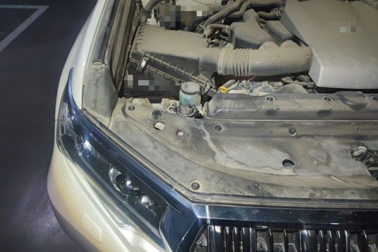 Used Toyota Prado 2018 3.5L Automatic TX-L with Rear-Mounted Spare Tire Engine Bay Right