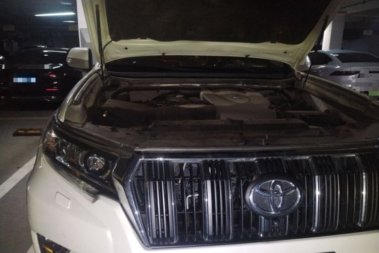 Used Toyota Prado 2018 3.5L Automatic TX-L NAVI with Rear-Mounted Spare Tire Engine Bay Right