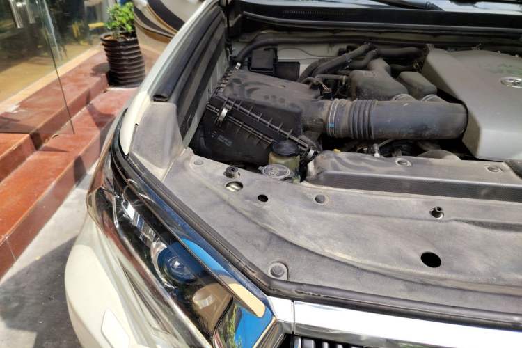 Used Toyota Prado 2018 3.5L Automatic TX-L with Rear-Mounted Spare Tire Engine Bay Right