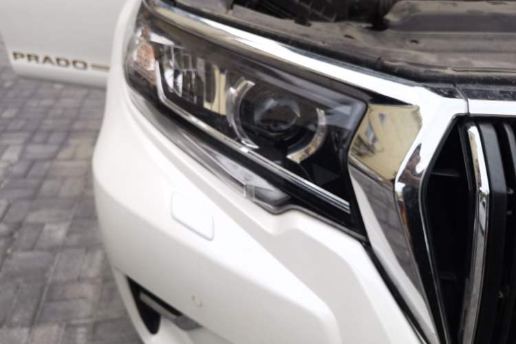 Used Toyota Prado 2018 3.5L Automatic TX-L with Rear-Mounted Spare Tire Engine Bay Right