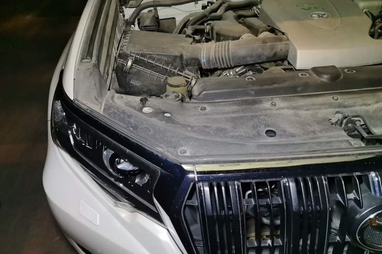 Used Toyota Prado 2018 3.5L Automatic TX-L with Rear-Mounted Spare Tire Engine Bay Right