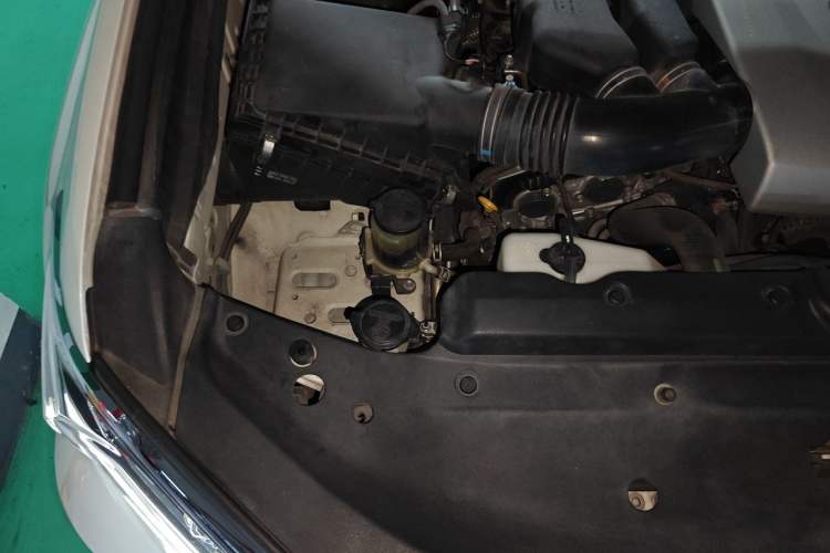 Used Toyota Prado 2018 3.5L Automatic TX-L NAVI with Rear-Mounted Spare Tire Engine Bay Right