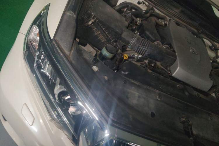 Used Toyota Prado 2018 3.5L Automatic TX-L with Rear-Mounted Spare Tire Engine Bay Right