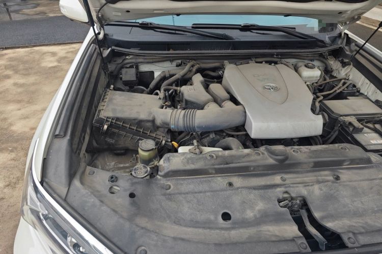 Used Toyota Prado 2018 3.5L Automatic TX-L with Rear-Mounted Spare Tire Engine Bay Right