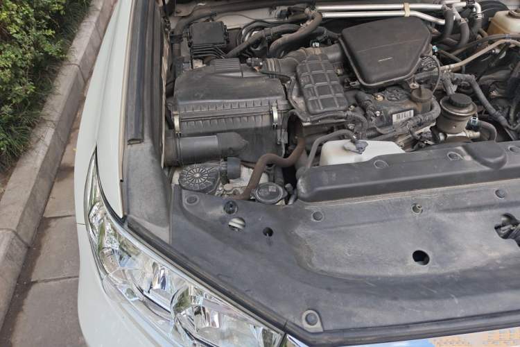Used Toyota Prado 2018 2.7L TXL Nine-Cylinder External Fuel Tank Large Fuel Capacity – Middle East Engine Bay Right