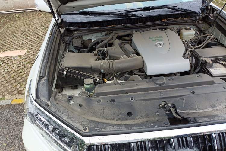 Used Toyota Prado 2018 3.5L Automatic TX-L with Rear-Mounted Spare Tire Engine Bay Right