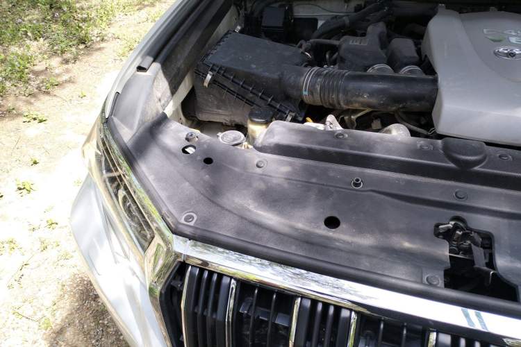 Used Toyota Prado 2018 3.5L Automatic TX-L with Rear-Mounted Spare Tire Engine Bay Right