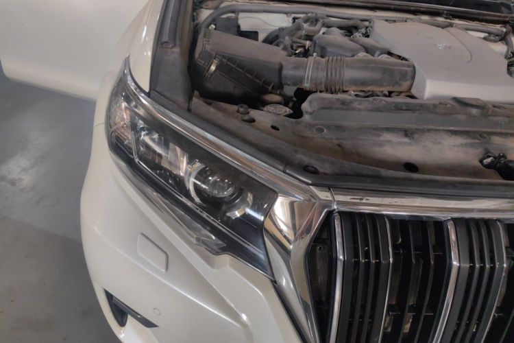 Used Toyota Prado 2018 3.5L Automatic TX-L NAVI with Rear-Mounted Spare Tire Engine Bay Right