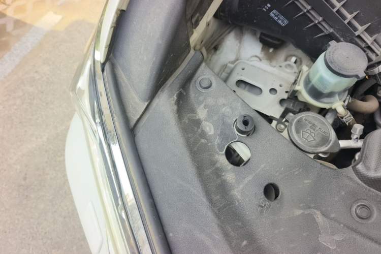 Used Toyota Prado 2018 3.5L Automatic TX-L with Rear-Mounted Spare Tire Engine Bay Right