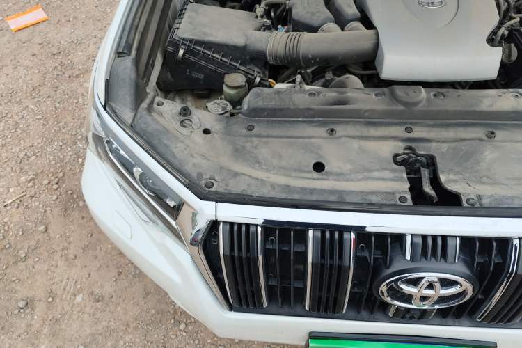 Used Toyota Prado 2018 3.5L Automatic TX-L with Rear-Mounted Spare Tire Engine Bay Right